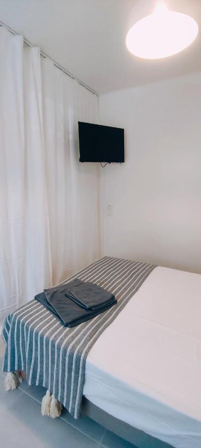 Le Studio Des Tours - Parking Apartment Arles Luaran gambar