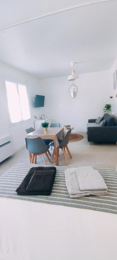 Le Studio Des Tours - Parking Apartment Arles Luaran gambar