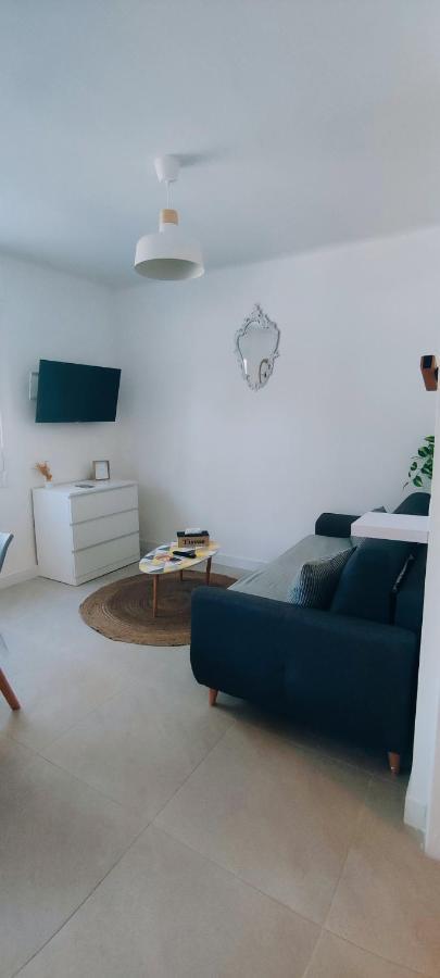 Le Studio Des Tours - Parking Apartment Arles Luaran gambar