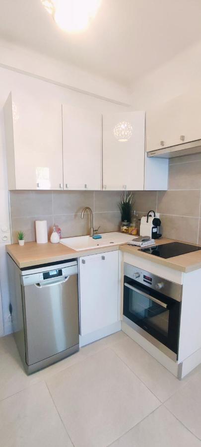 Le Studio Des Tours - Parking Apartment Arles Luaran gambar